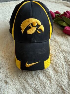 Nike Black and Gold Iowa Hawkeyes Baseball Cap Fitted